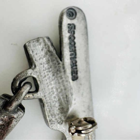 Vintage Pewter Brooch Lot Salon Manicure Nail Spoontiques JJ Blow Dryer Scissor - Picture 7 of 10